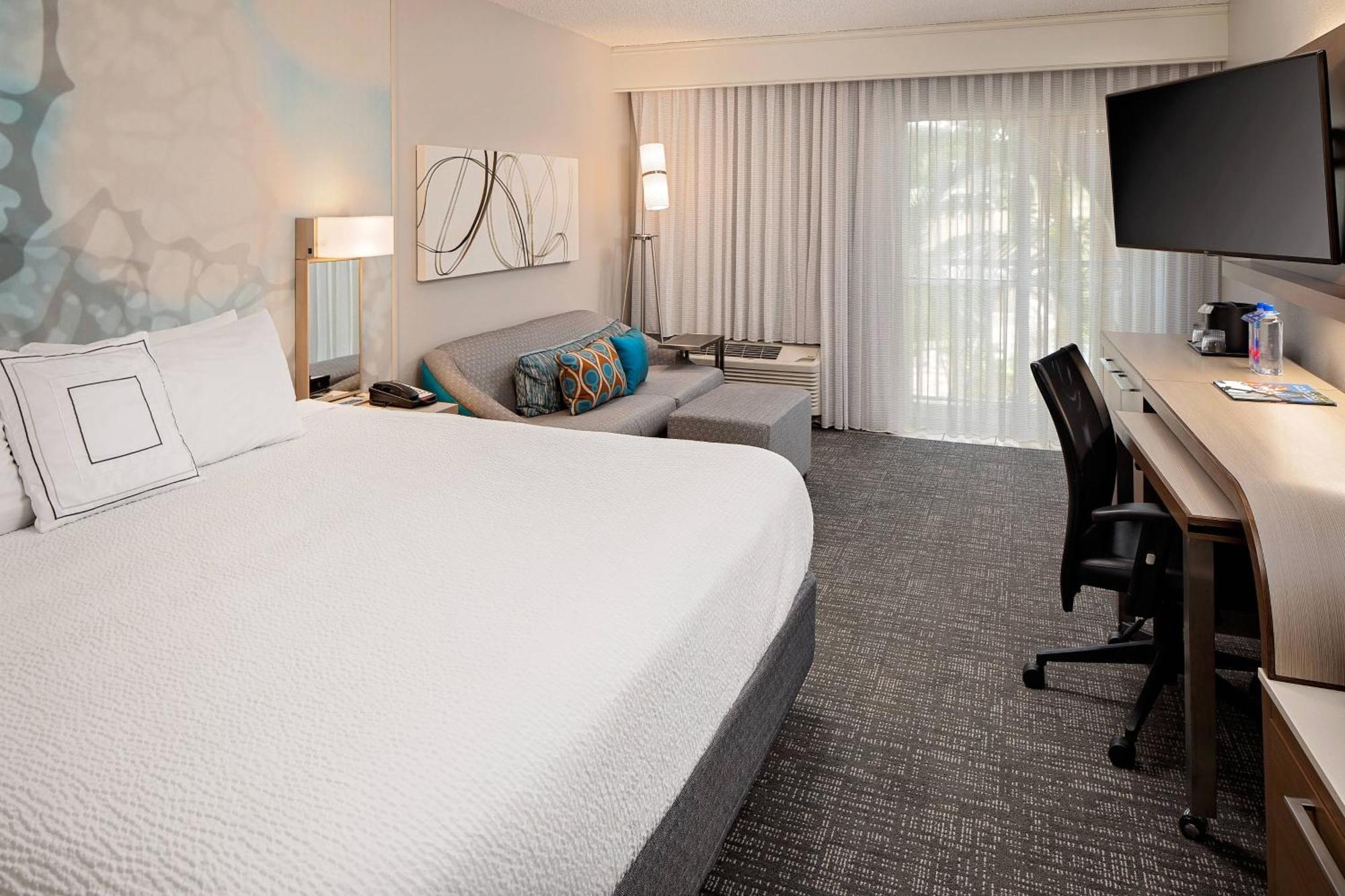 Courtyard By Marriott Fort Lauderdale North/Cypress Creek Bagian luar foto